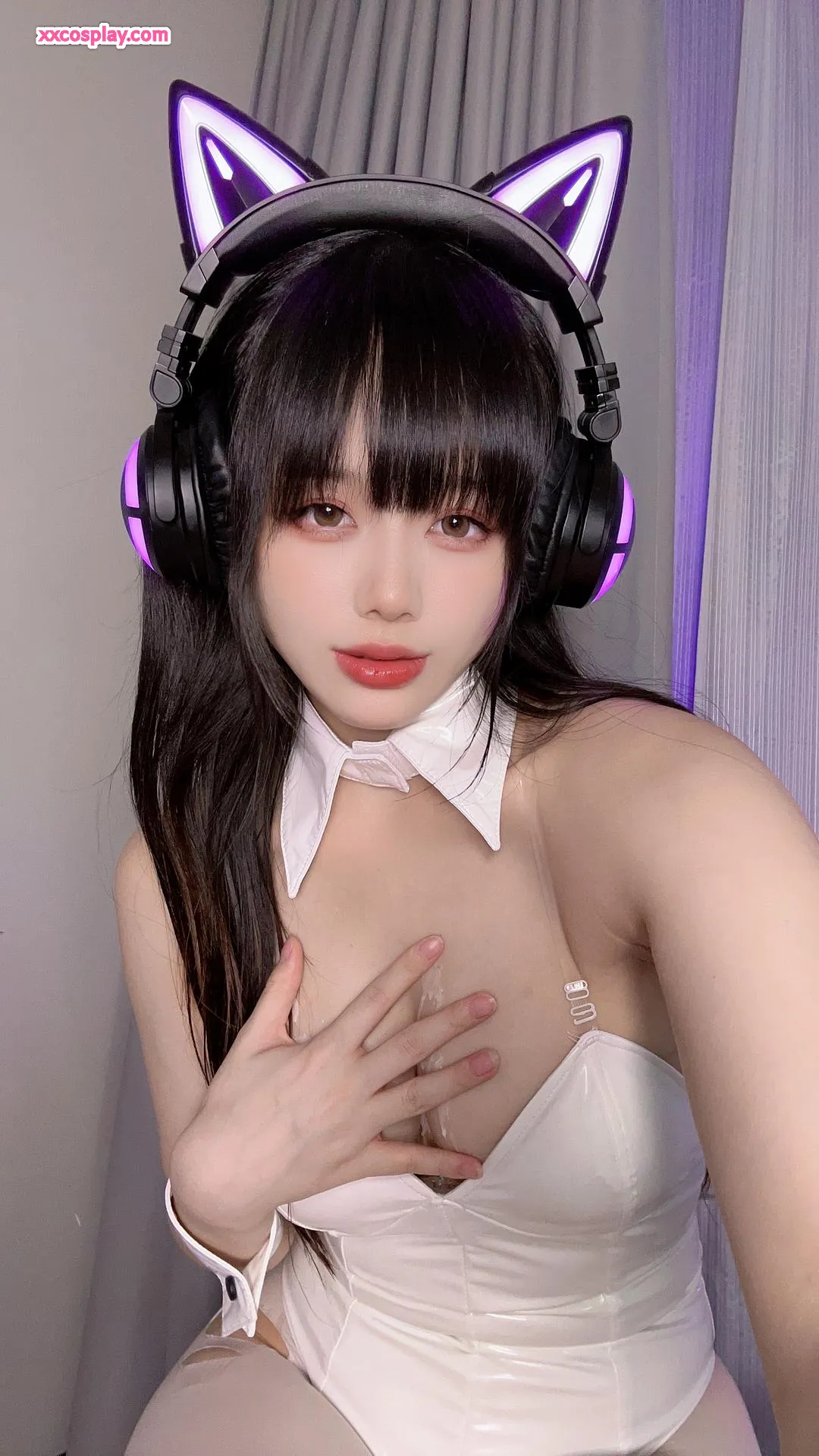 Jiu Yan: Esports Bunny Girl na Bondage